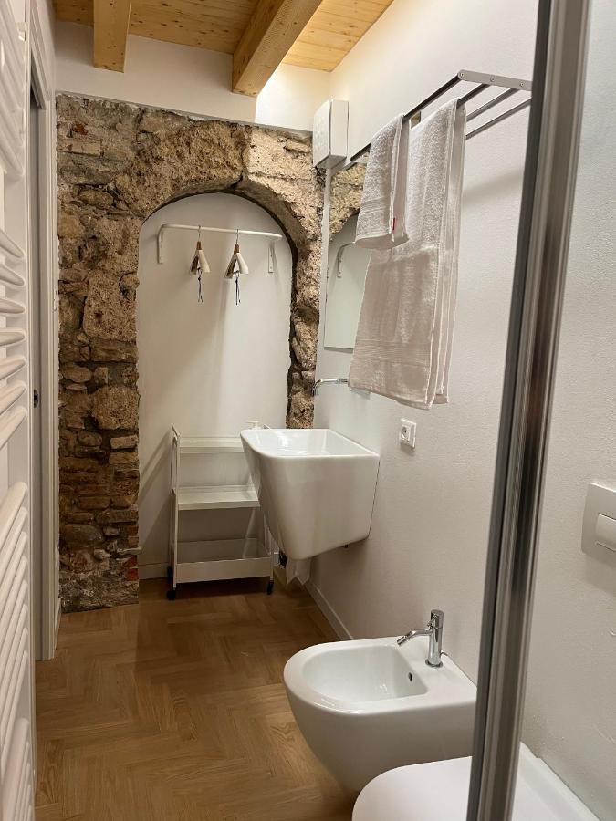 סאלו La Piccola Casa Al Lago - Intera Casa Con 3 Camere E 2 Box מראה חיצוני תמונה