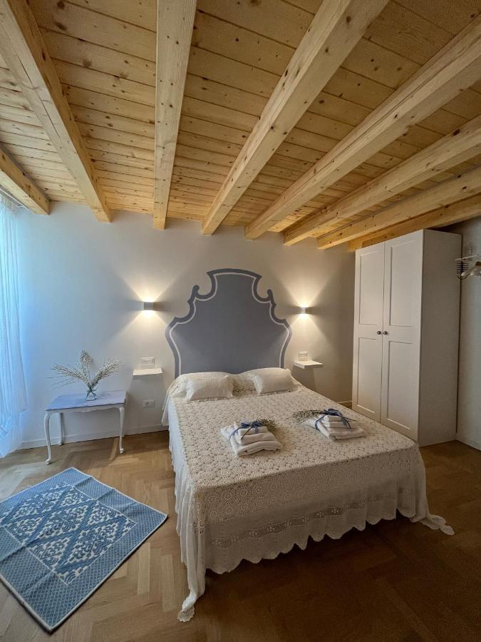 סאלו La Piccola Casa Al Lago - Intera Casa Con 3 Camere E 2 Box מראה חיצוני תמונה