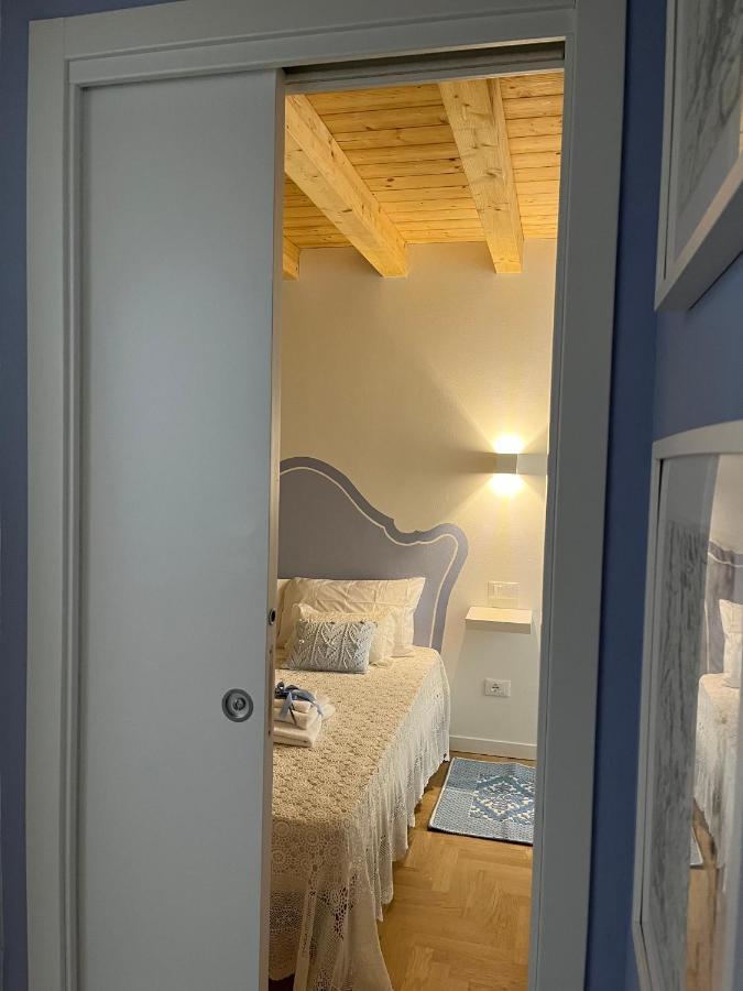 סאלו La Piccola Casa Al Lago - Intera Casa Con 3 Camere E 2 Box מראה חיצוני תמונה