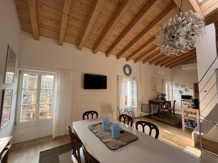 סאלו La Piccola Casa Al Lago - Intera Casa Con 3 Camere E 2 Box מראה חיצוני תמונה