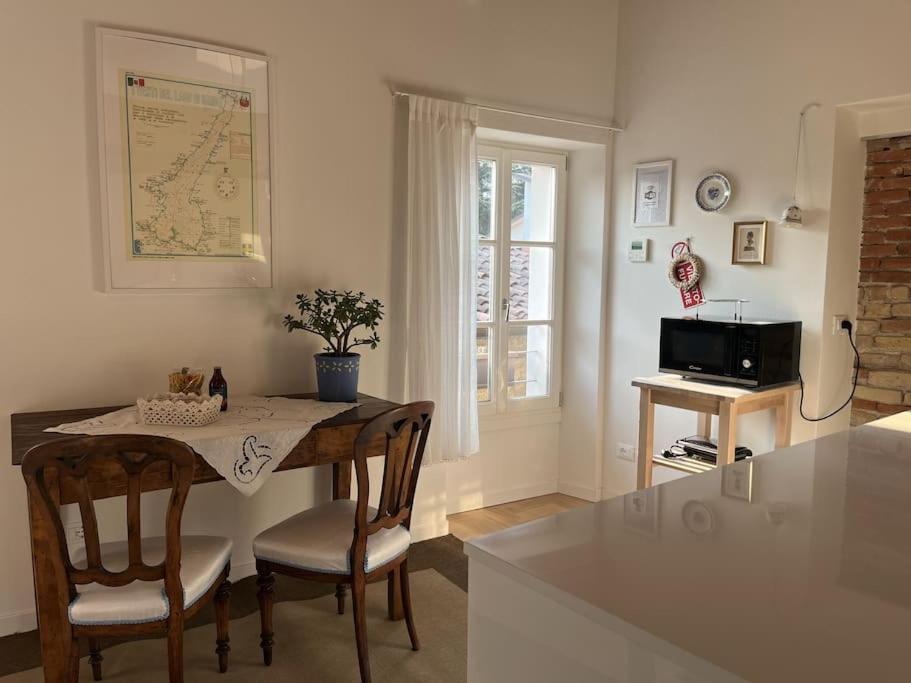 סאלו La Piccola Casa Al Lago - Intera Casa Con 3 Camere E 2 Box מראה חיצוני תמונה
