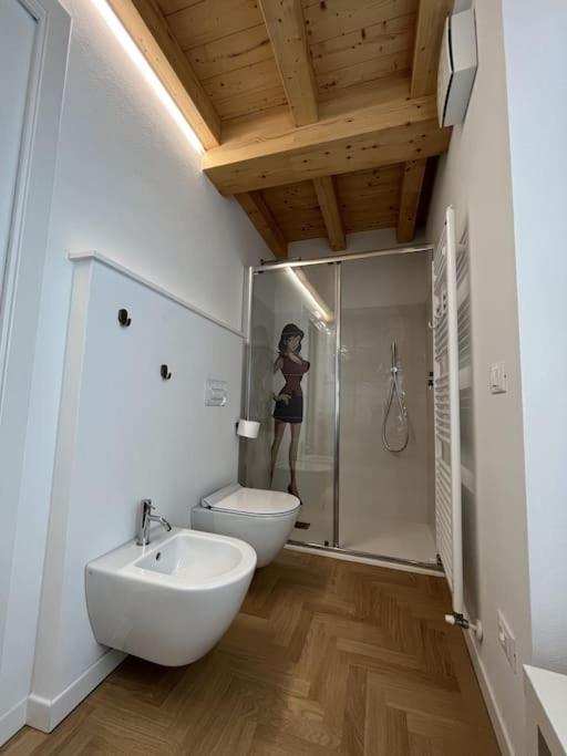 סאלו La Piccola Casa Al Lago - Intera Casa Con 3 Camere E 2 Box מראה חיצוני תמונה