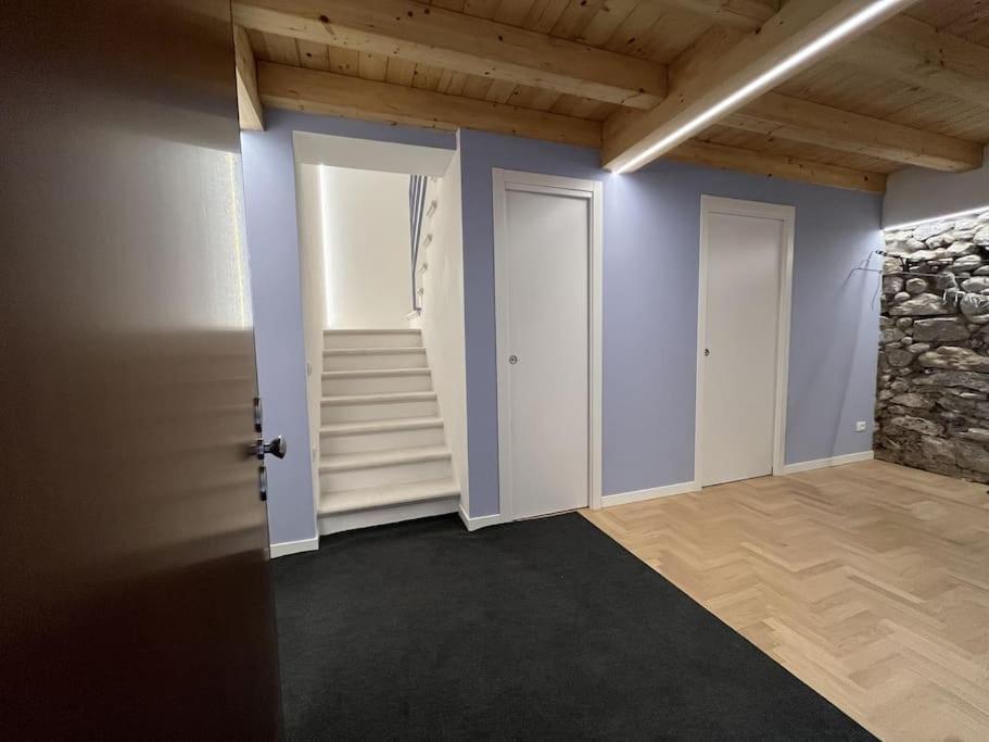 סאלו La Piccola Casa Al Lago - Intera Casa Con 3 Camere E 2 Box מראה חיצוני תמונה