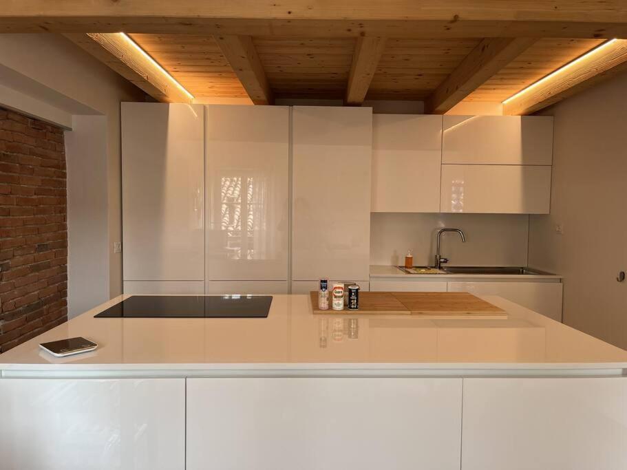 סאלו La Piccola Casa Al Lago - Intera Casa Con 3 Camere E 2 Box מראה חיצוני תמונה