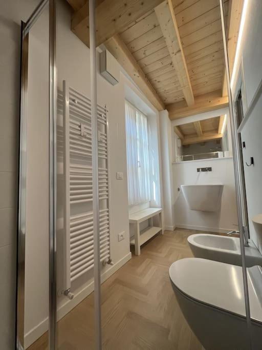 סאלו La Piccola Casa Al Lago - Intera Casa Con 3 Camere E 2 Box מראה חיצוני תמונה